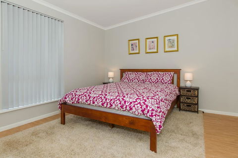 Desert Pea - Accommodation Nelson Bay 8