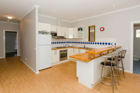 Desert Pea - Accommodation Nelson Bay 7
