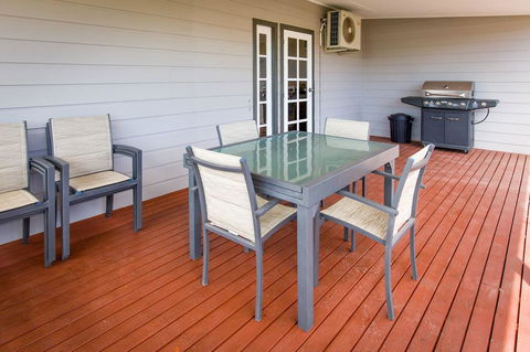 Desert Pea - Accommodation Nelson Bay 2