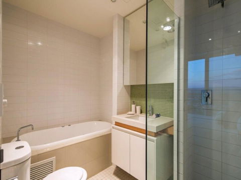 Glenelg Skyline Penthouse - Nelsons Bay Accommodation 21
