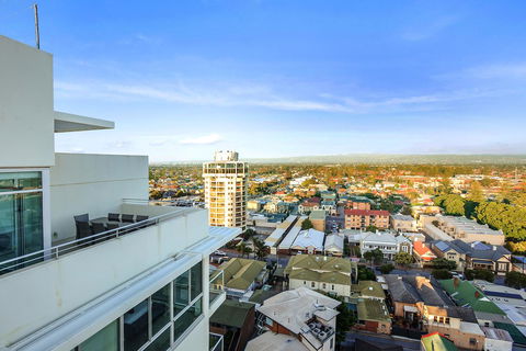 Glenelg Skyline Penthouse - Nelsons Bay Accommodation 17