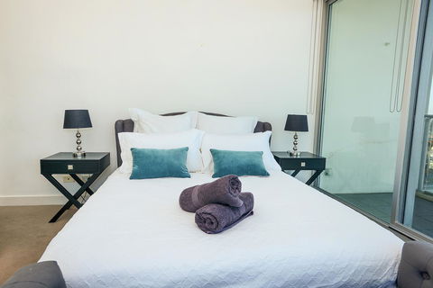 Glenelg Skyline Penthouse - Nelsons Bay Accommodation 20