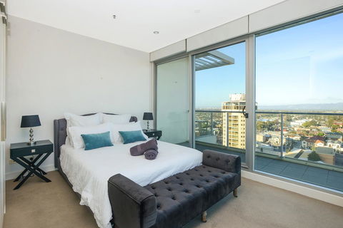 Glenelg Skyline Penthouse - Nelsons Bay Accommodation 19