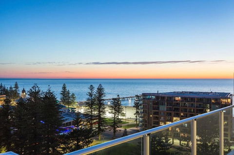 Glenelg Skyline Penthouse - Nelsons Bay Accommodation 32