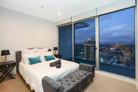 Glenelg Skyline Penthouse - Nelsons Bay Accommodation 33