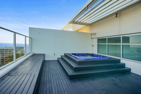 Glenelg Skyline Penthouse - Nelsons Bay Accommodation 16