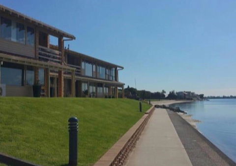 Lakeside - Accommodation Nelson Bay 4