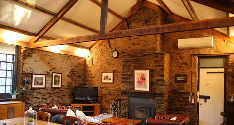 William Hunt's Retreat - Cypress Studio - Nelsons Bay Accommodation 18