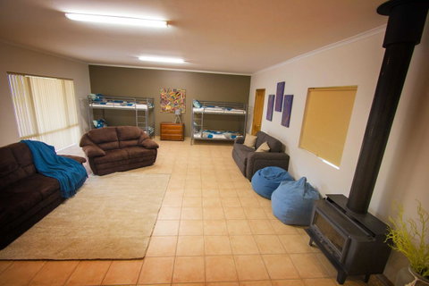 Limestone Ridge - Nelsons Bay Accommodation 12