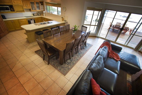 Limestone Ridge - Nelsons Bay Accommodation 5