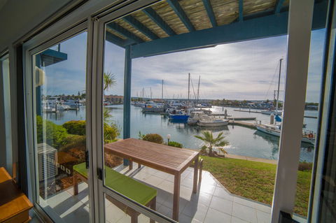 Marina Reflections - Accommodation Nelson Bay 7