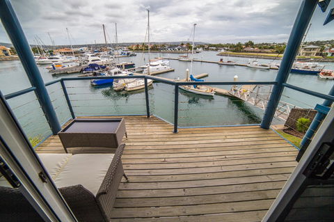 Marina Reflections - Accommodation Nelson Bay 11