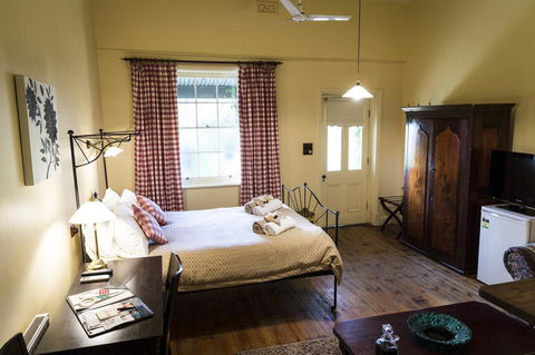 The Rising Sun Hotel - Nelsons Bay Accommodation 14