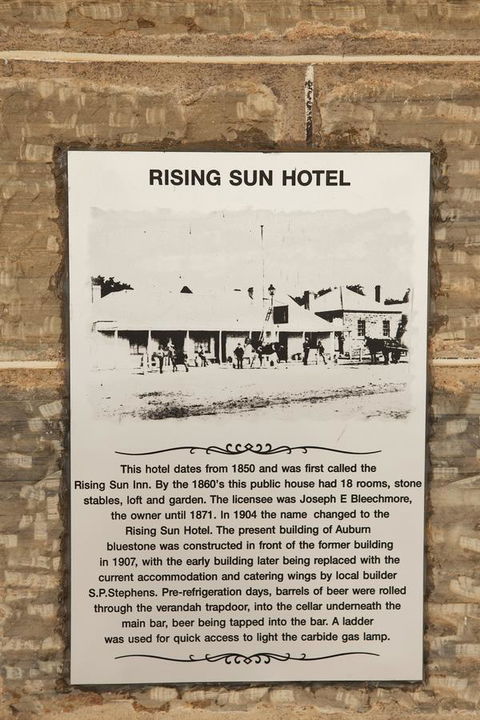 The Rising Sun Hotel - Nelsons Bay Accommodation 3