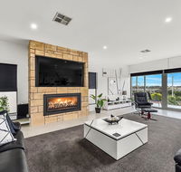 KENNEDY EXECUTIVE TOWNHOUSE - Accommodation Nelson Bay