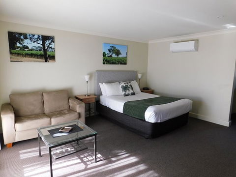 Alexander Cameron Suites - Accommodation Nelson Bay 9