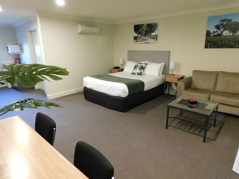 Alexander Cameron Suites - Accommodation Nelson Bay 8