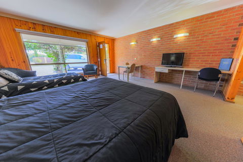Country Roads Motor Inn Naracoorte - Accommodation Nelson Bay 35