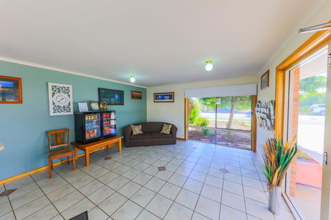 Country Roads Motor Inn Naracoorte - Accommodation Nelson Bay 37