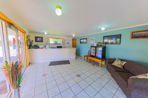 Country Roads Motor Inn Naracoorte - Accommodation Nelson Bay 14