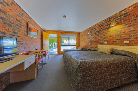 Country Roads Motor Inn Naracoorte - Accommodation Nelson Bay 10