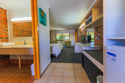 Country Roads Motor Inn Naracoorte - Accommodation Nelson Bay 12