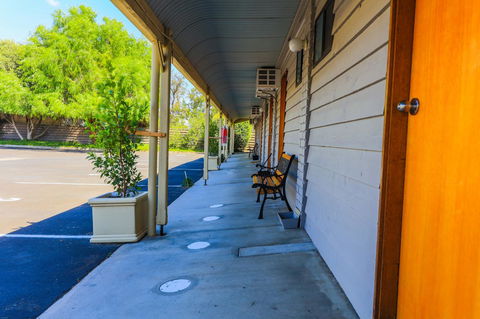 Country Roads Motor Inn Naracoorte - Accommodation Nelson Bay 21