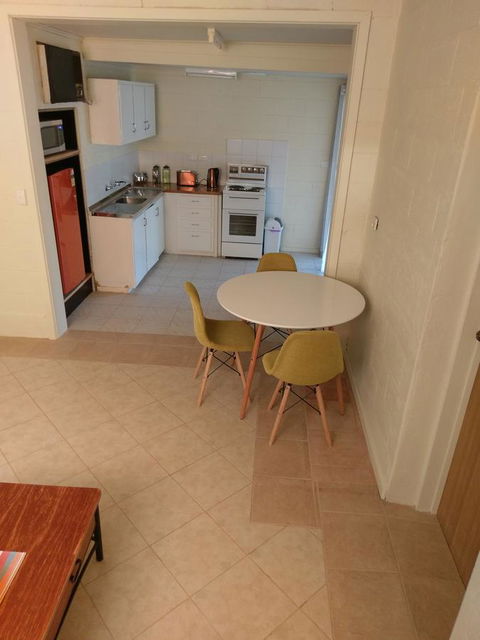 Desert Gum Retreat Gough St - Accommodation Nelson Bay 16
