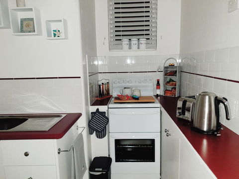Court House - Studio - Nelsons Bay Accommodation 8