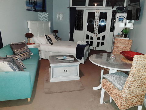 Court House - Studio - Nelsons Bay Accommodation 0