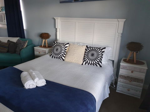 Court House - Studio - Nelsons Bay Accommodation 5