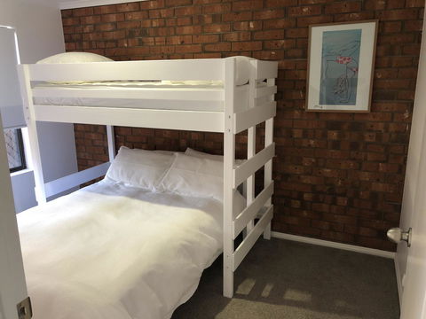 Southern Sands\' Beachfront Apartment - Accommodation Nelson Bay 14