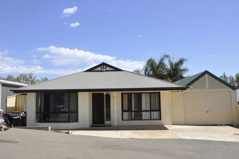 The Club House - Accommodation Nelson Bay 4