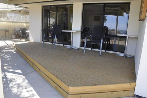 The Club House - Accommodation Nelson Bay 0