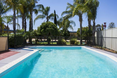 Renmark Motor Inn - Nelsons Bay Accommodation 1