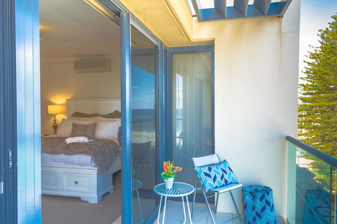 Lights Landing Penthouse - Accommodation Nelson Bay 11