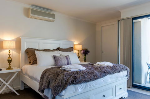Lights Landing Penthouse - Accommodation Nelson Bay 10