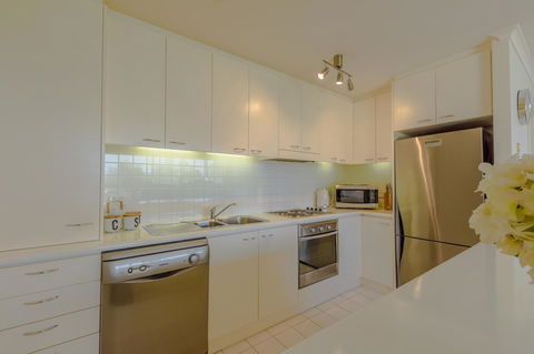 Lights Landing Penthouse - Accommodation Nelson Bay 4
