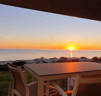 Luxurious 3 bedroom beachfront - panoramic views - Accommodation Nelson Bay