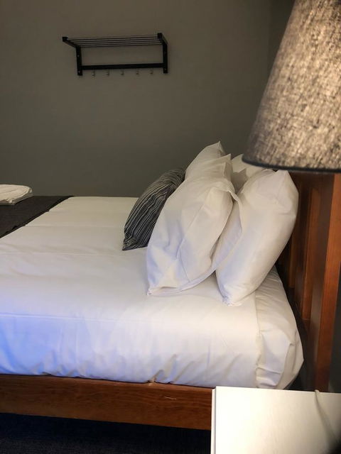 Cornwall Hotel - Accommodation Nelson Bay 9