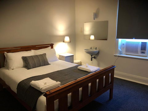 Cornwall Hotel - Accommodation Nelson Bay 17