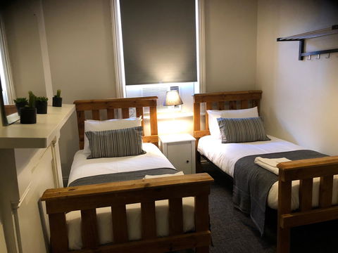 Cornwall Hotel - Accommodation Nelson Bay 14