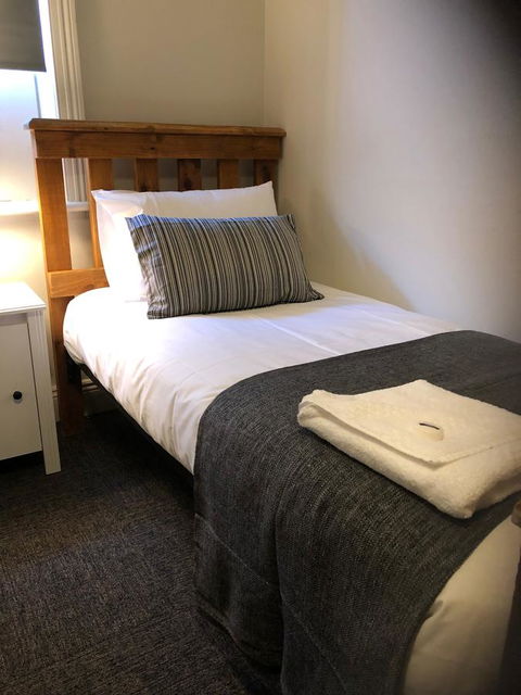 Cornwall Hotel - Accommodation Nelson Bay 12