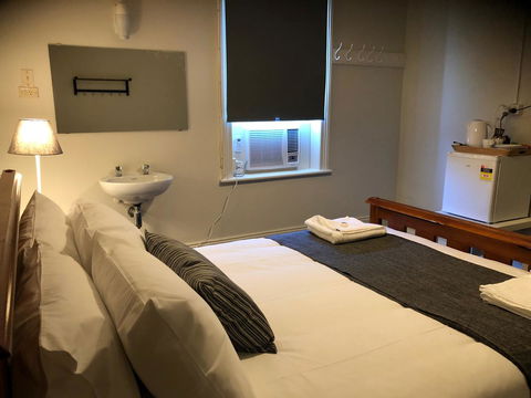 Cornwall Hotel - Accommodation Nelson Bay 16