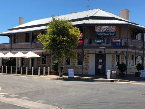 Cornwall Hotel - Accommodation Nelson Bay 13
