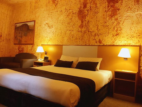 Desert Cave Hotel - Accommodation Nelson Bay 37