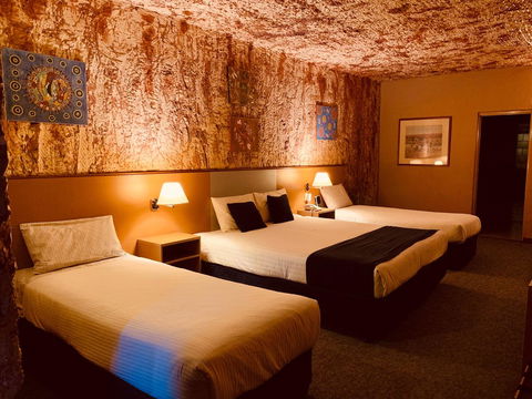 Desert Cave Hotel - Accommodation Nelson Bay 29
