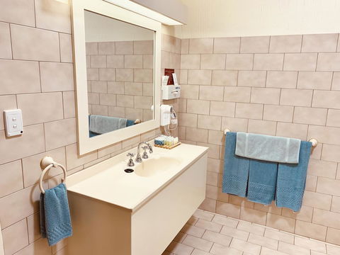 Desert Cave Hotel - Accommodation Nelson Bay 21