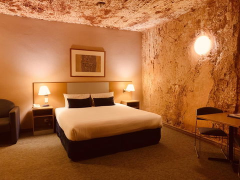 Desert Cave Hotel - Accommodation Nelson Bay 17