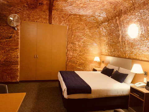 Desert Cave Hotel - Accommodation Nelson Bay 14